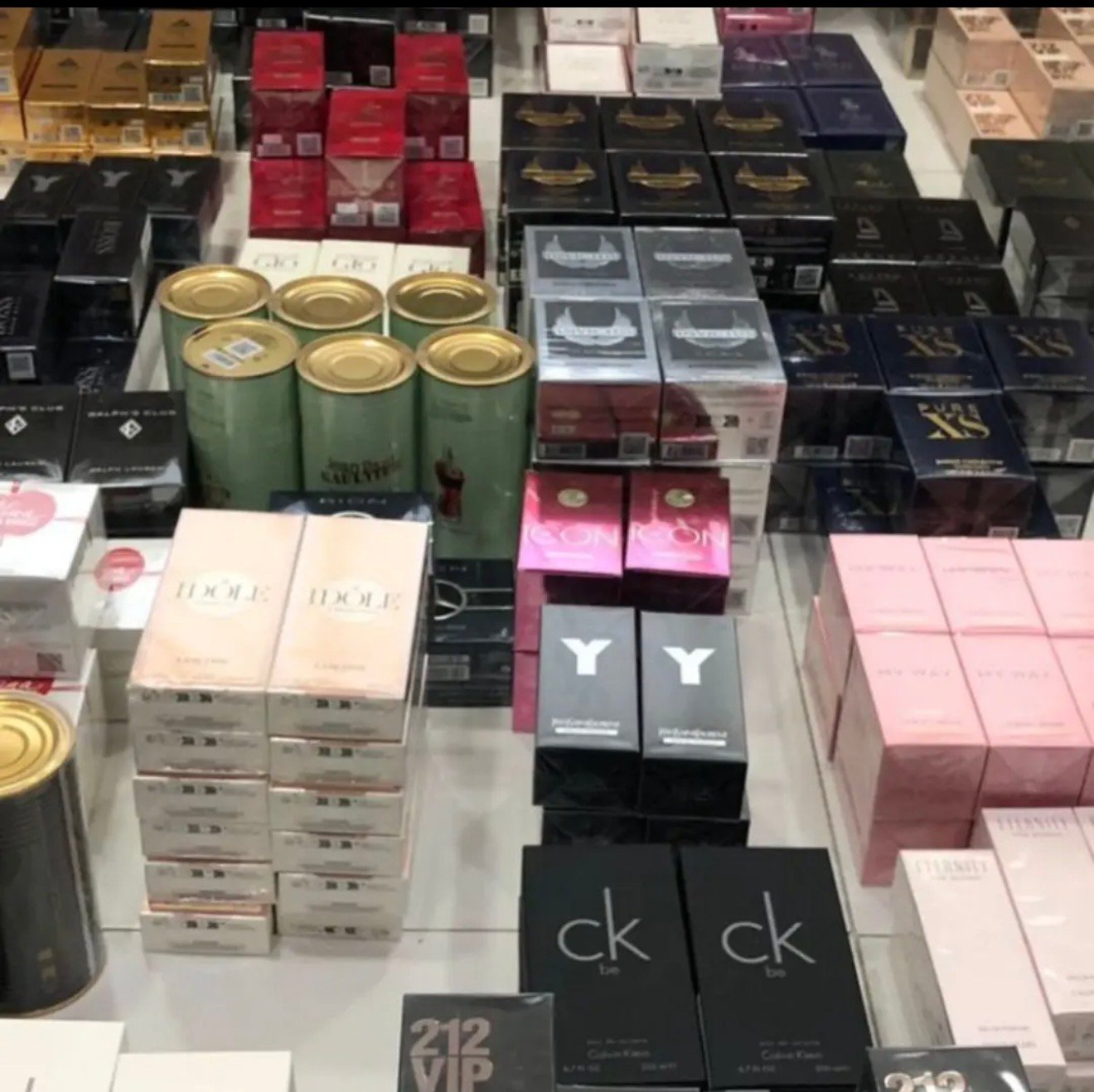 make-up and skincare's pallets liquidation - Image 5