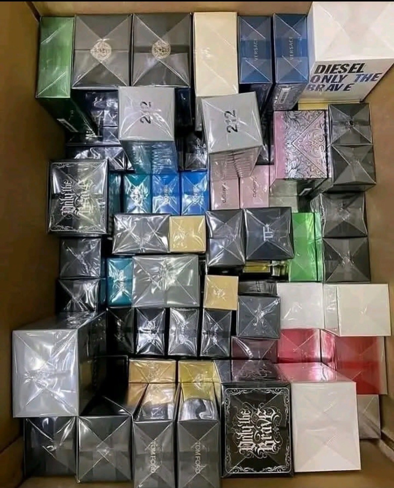 authentic brand new perfumes pallets liquidation - Image 4