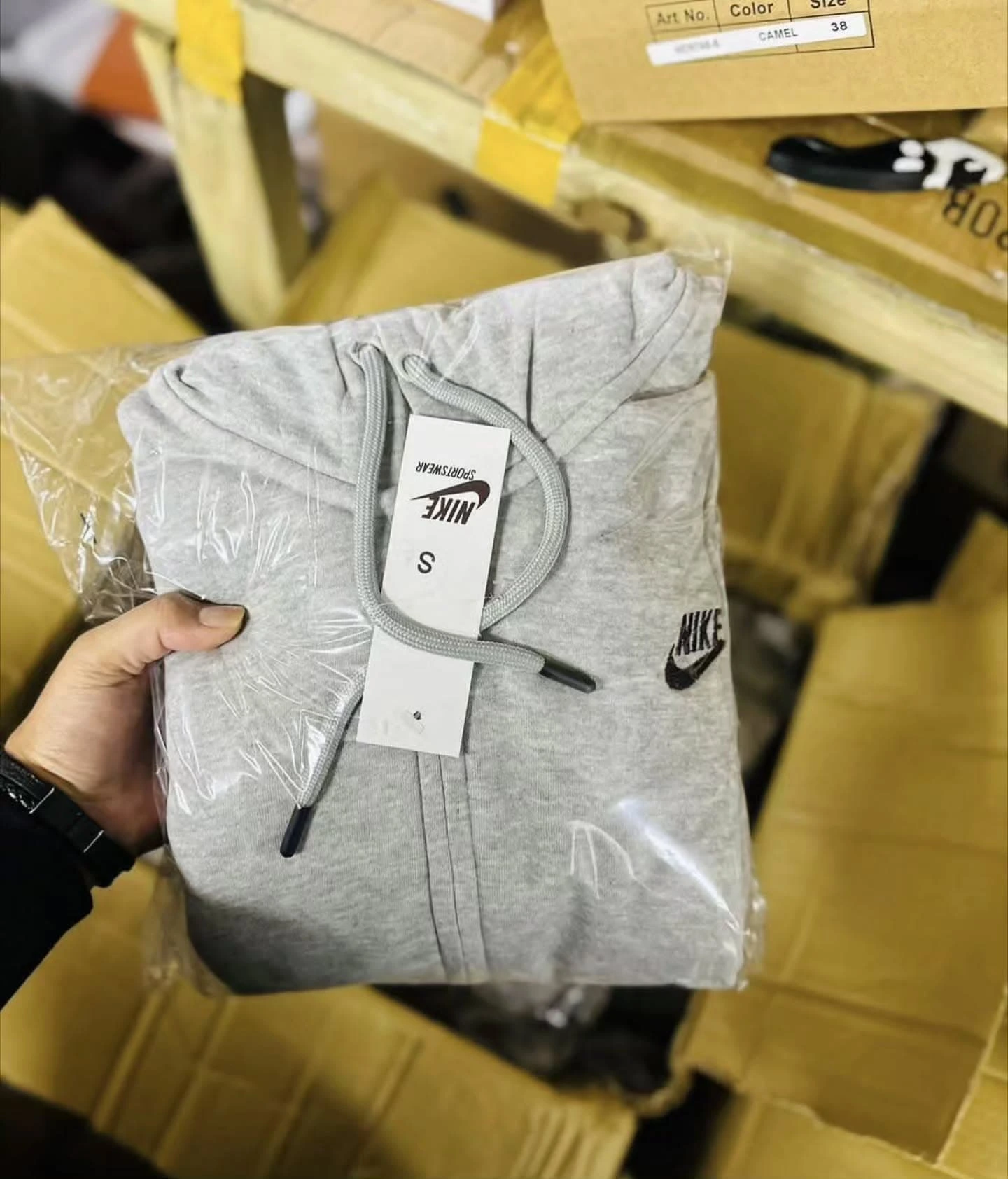 Nike polo tracksuits pallets liquidation - Image 3