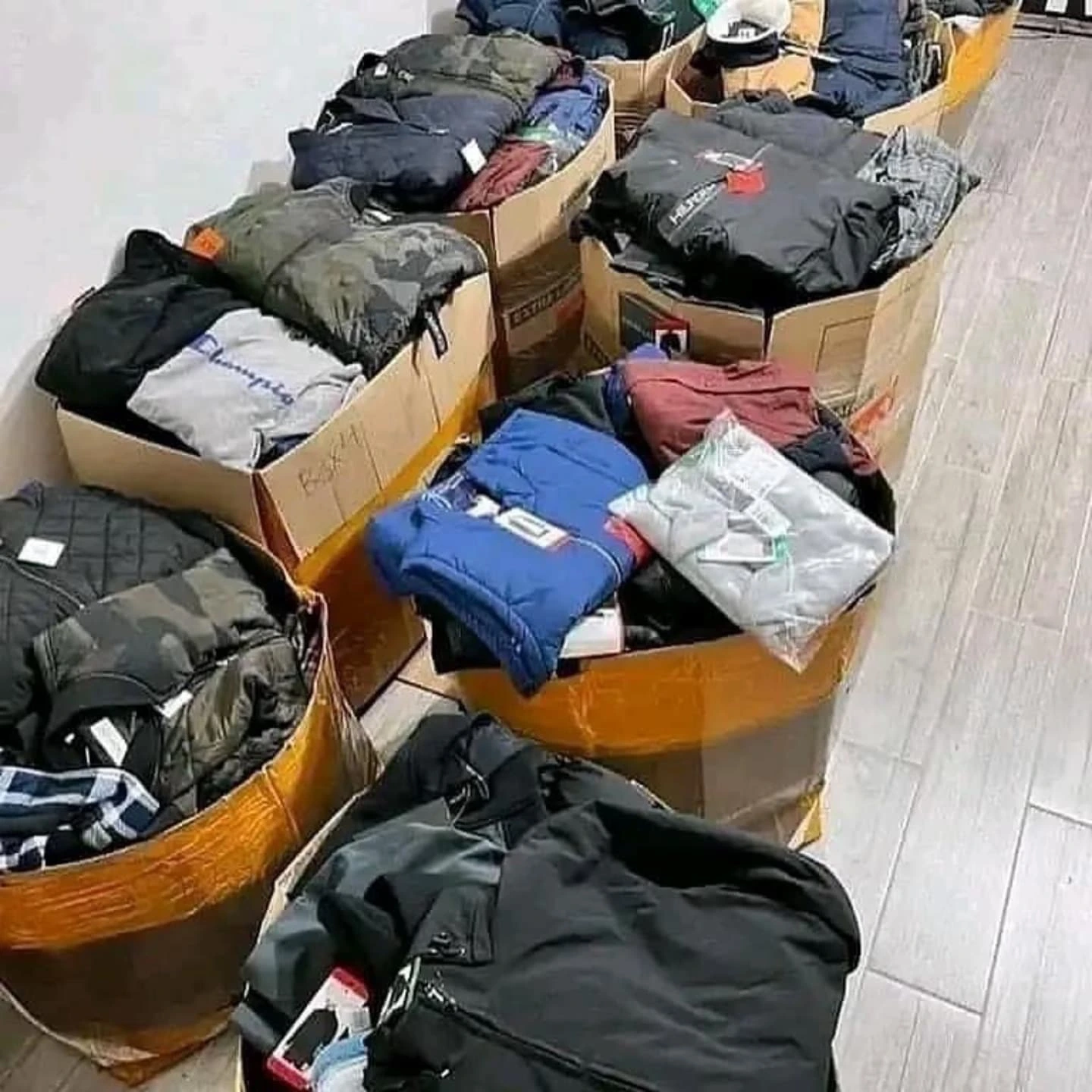 Authentic and perfect quality jacket 🧥 - Image 4
